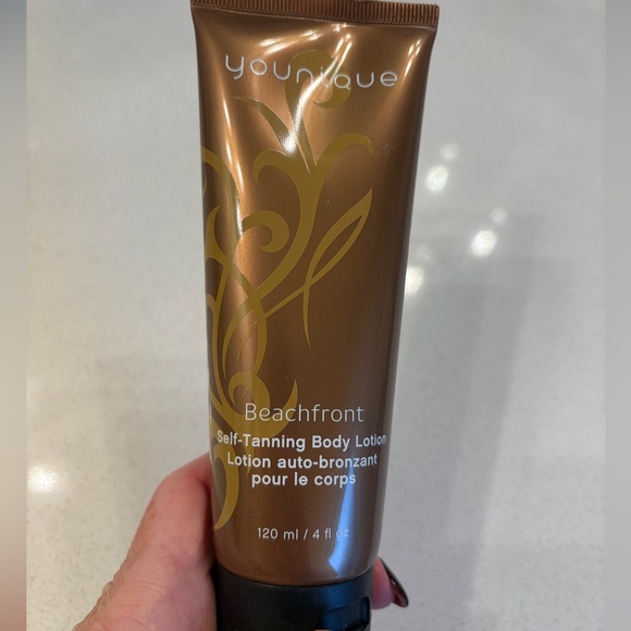 Younique Other - Younique Beachfront Self Tanning Lotion4 Fl Oz New in Box Bronzer Tanner